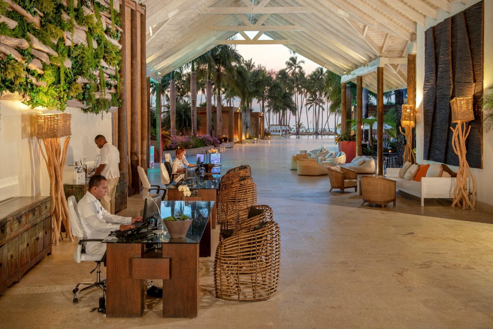Viva V Samana By Wyndham, A Trademark Adults All Inclusive Las Terrenas Luaran gambar Lobby at the Hard Rock Hotel & Casino Punta Cana