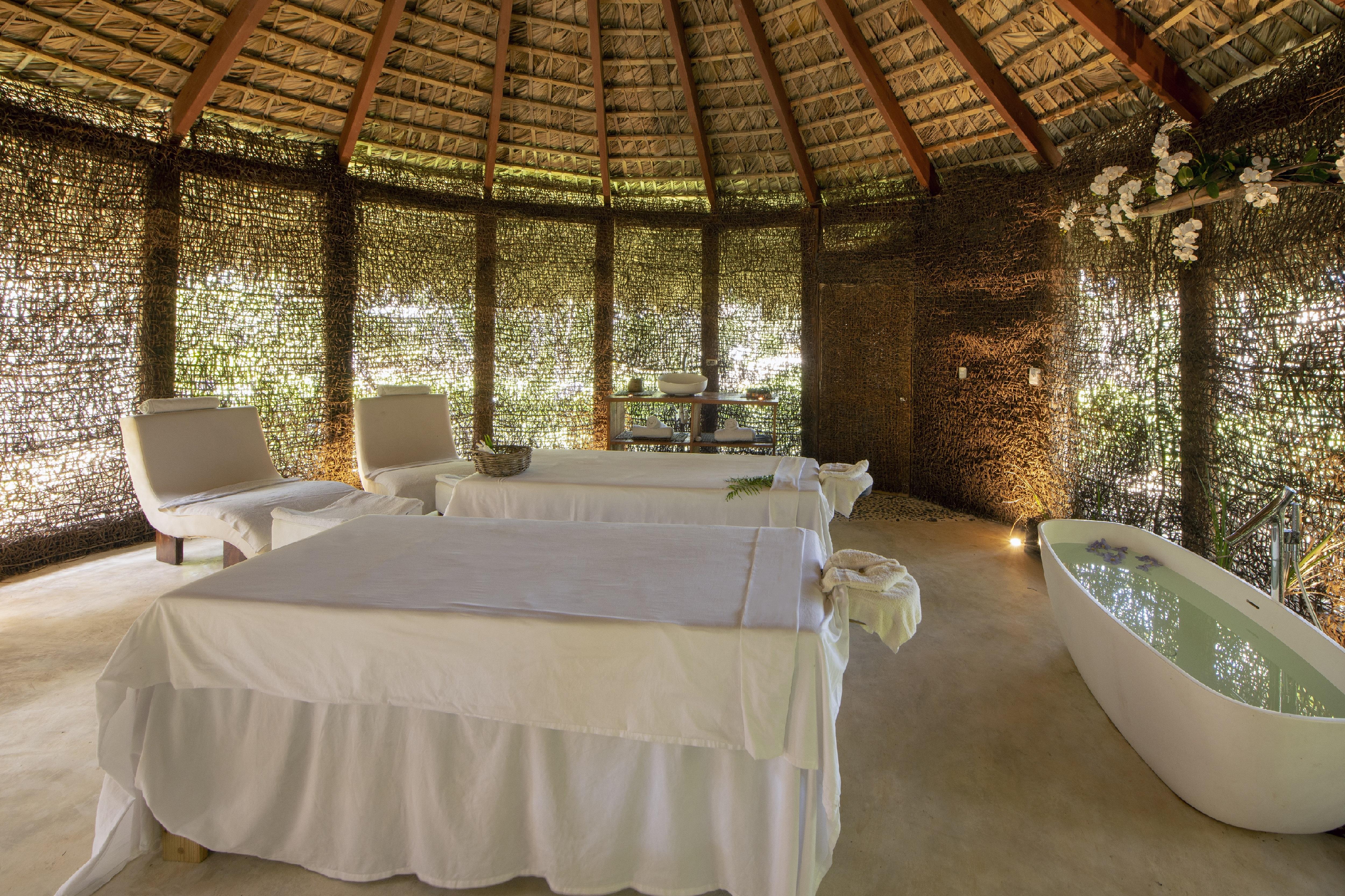 Viva V Samana By Wyndham, A Trademark Adults All Inclusive Las Terrenas Luaran gambar Spa at the resort