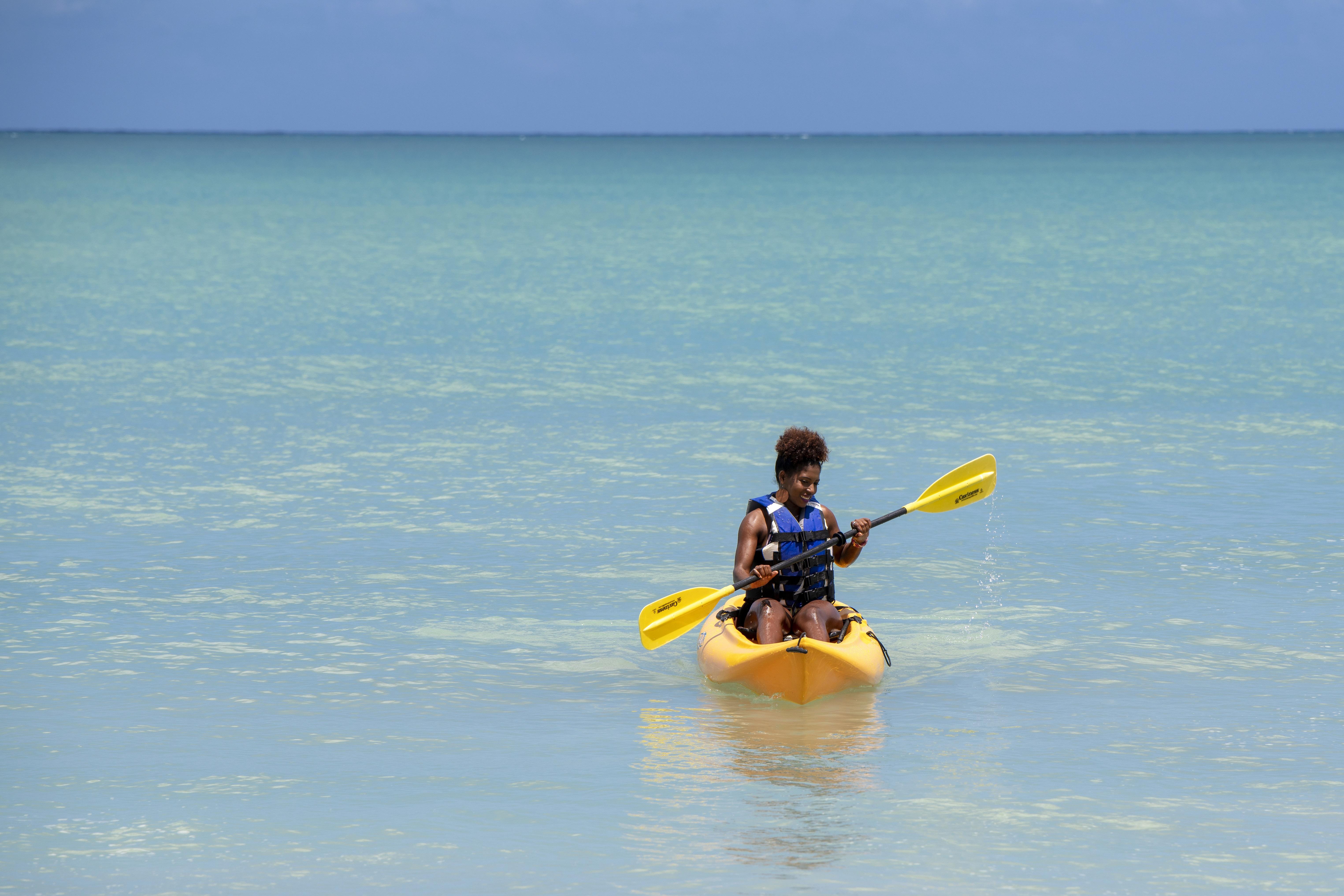 Viva V Samana By Wyndham, A Trademark Adults All Inclusive Las Terrenas Luaran gambar Kayaking at the Great Barrier Reef
