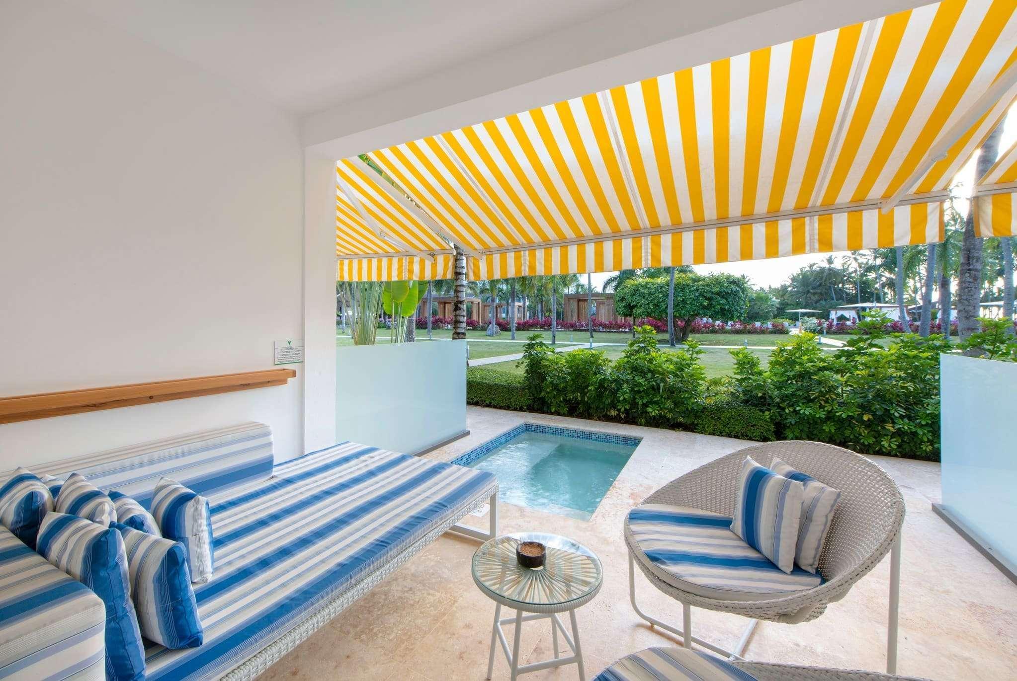 Viva V Samana By Wyndham, A Trademark Adults All Inclusive Las Terrenas Luaran gambar A pool at the Eden Roc Cap Cana