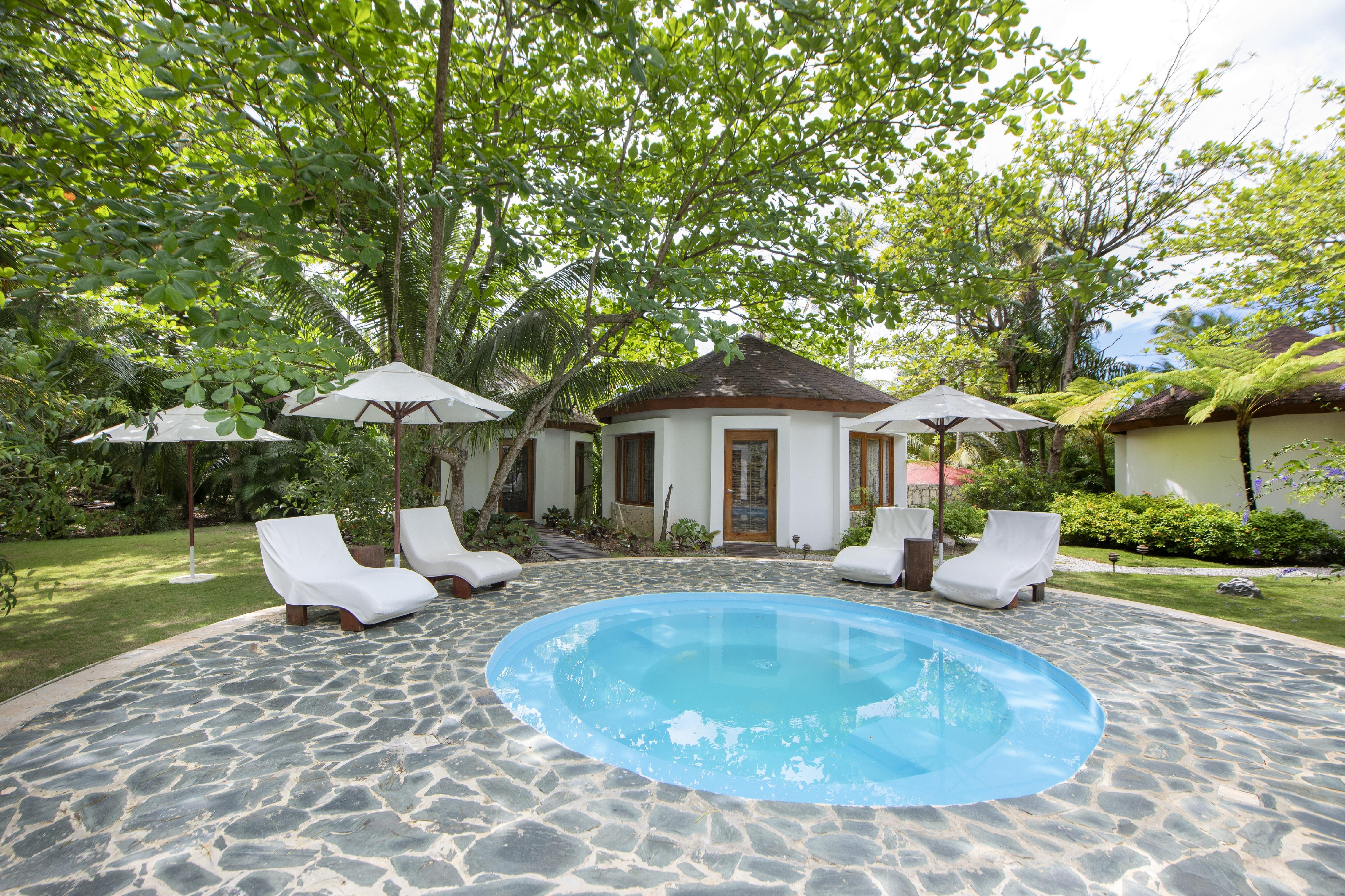 Viva V Samana By Wyndham, A Trademark Adults All Inclusive Las Terrenas Luaran gambar A pool at the resort