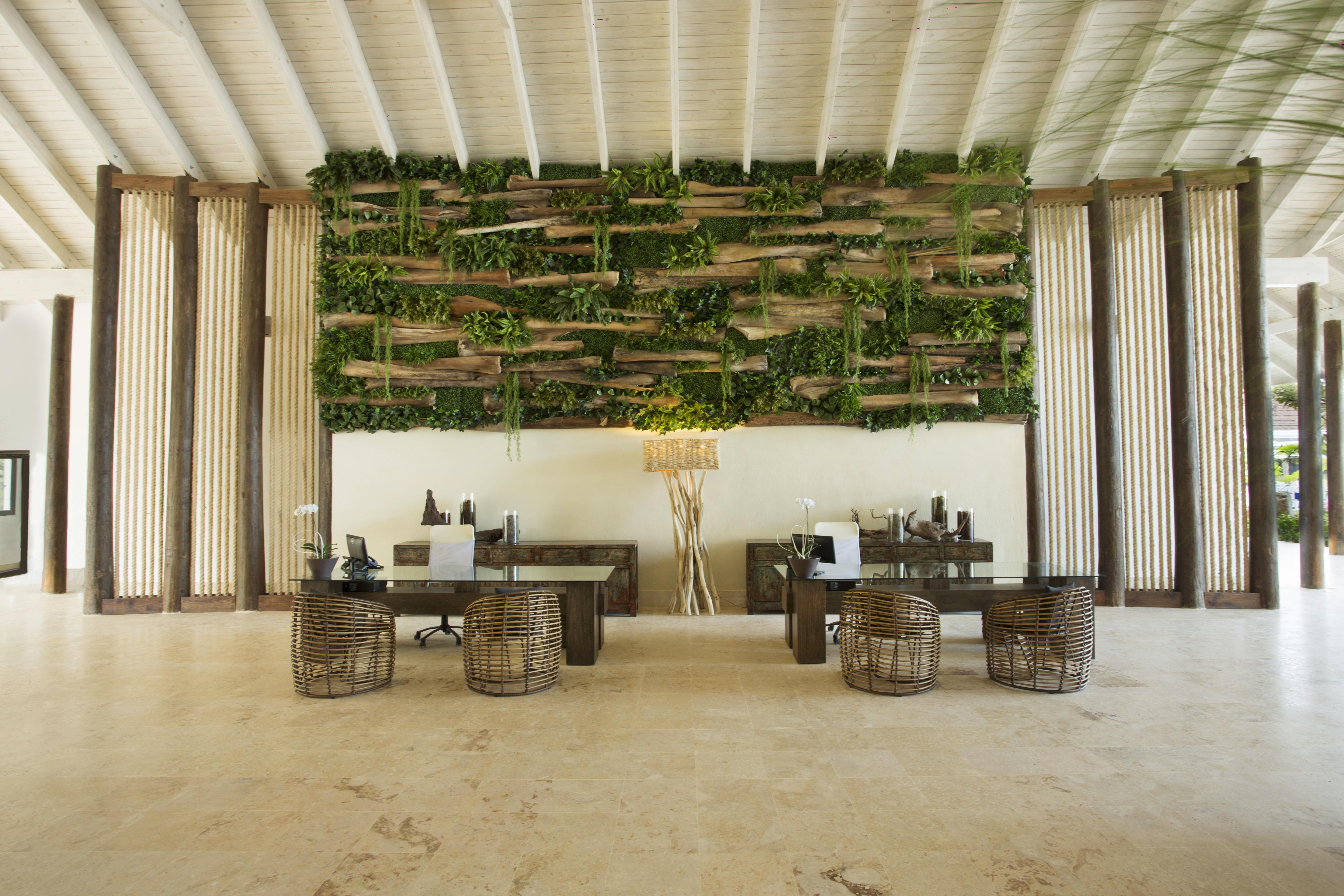 Viva V Samana By Wyndham, A Trademark Adults All Inclusive Las Terrenas Luaran gambar Living wall at the front desk of the hotel