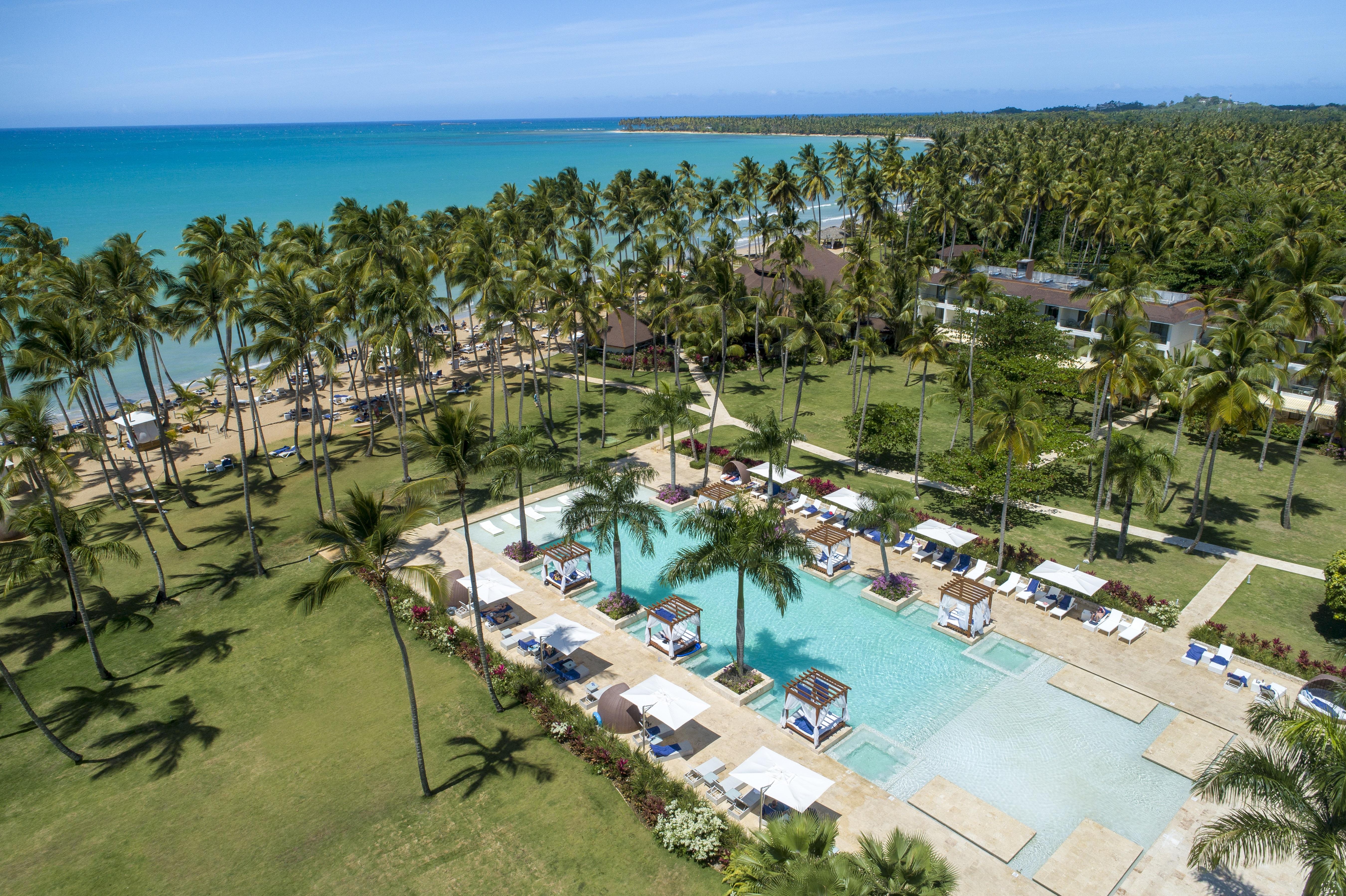 Viva V Samana By Wyndham, A Trademark Adults All Inclusive Las Terrenas Luaran gambar Aerial view of the resort